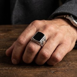 Ανδρικό δαχτυλίδι από ασήμι 925 με πέτρα όνυχα