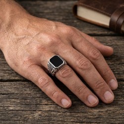 Ανδρικό δαχτυλίδι από μασίφ ασήμι 925 με οχτάγωνη πέτρα όνυχα - Κωδικός SR673