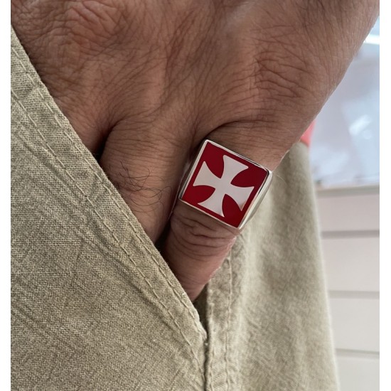 Ανδρικό δαχτυλίδι από μασίφ ασήμι 925 με σταυρό  και κόκκινο σμάλτο