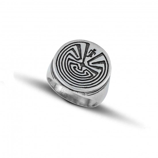 Ανδρικό δαχτυλίδι από μασίφ ασήμι 925 ''Man in the Maze'' Ανδρικό δαχτυλίδι από μασίφ ασήμι 925 ''Man in the Maze''
