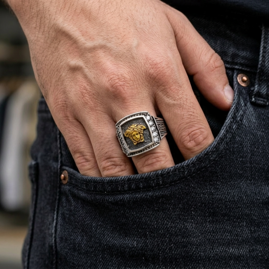 Μέδουσα - Ανδρικό δαχτυλίδι από ασήμι 925 με πέτρες ζιργκόν