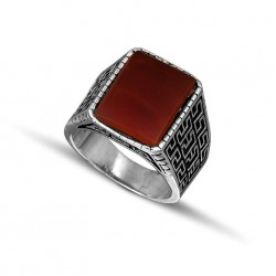 Ανδρικό δαχτυλίδι από μασίφ ασήμι 925 με μαιάνδρους στη γάμπα και με πέτρα κορνεόλη