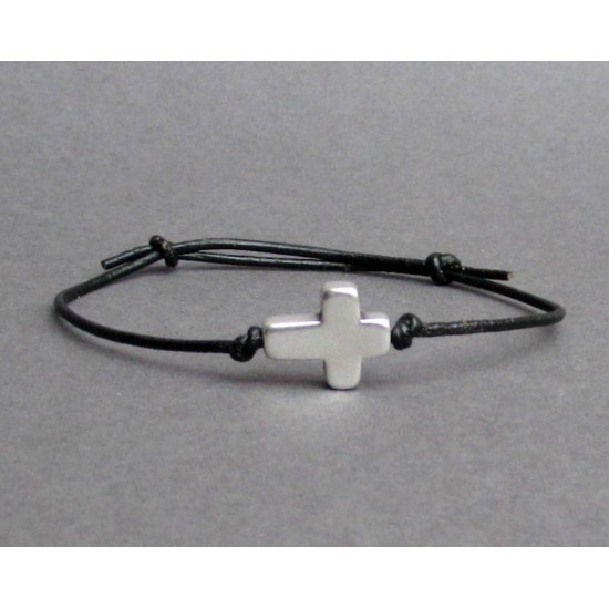 Βραχιόλι από δερμάτινο κορδόνι με σταυρό