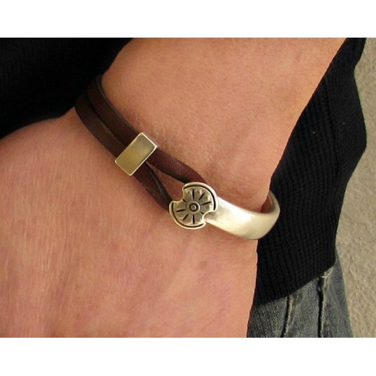 Δερμάτινο ανδρικό βραχιόλι με ασπίδα