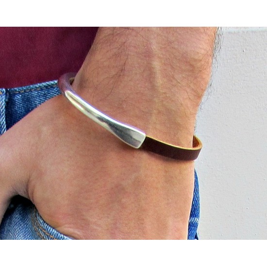 Αντρικό δερμάτινο βραχιόλι χειροπέδα