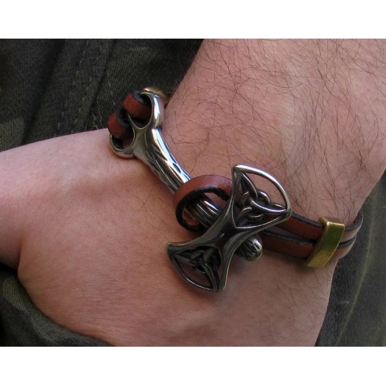 Ανδρικό δερμάτινο βραχιόλι με μοτίφ από ατσάλι (κέλτικο )