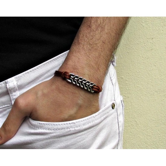 Ανδρικό δερμάτινο βραχιόλι με μοτίφ από λευκό μέταλλο