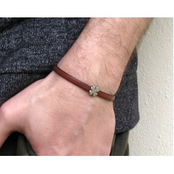 Αντρικό δερμάτινο βραχιόλι με μαγνήτη και τριφύλλι