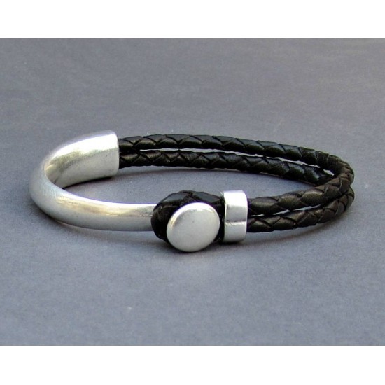 Αντρικό βραχιόλι με braided δέρμα και κουμπί