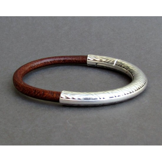 Βραχιόλι με ασημένιο κούμπωμα μοτίφ