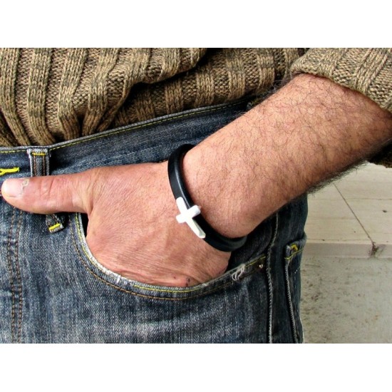 Αντρικό  βραχιόλι με μαύρο και μοτίφ σταυρό