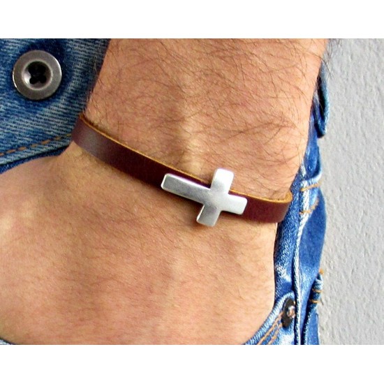 Αντρικό δερμάτινο βραχιόλι με μαγνήτη και σταυρό