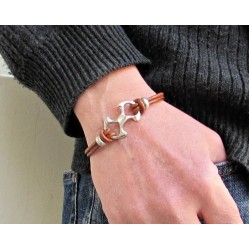 Αντρικό δερμάτινο βραχιόλι με μοτίφ βίκινγκ 