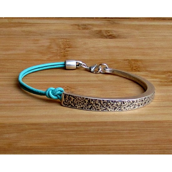 Ανδρικό σφυρήλατο βραχιόλι από δέρμα και λευκό μέταλλο