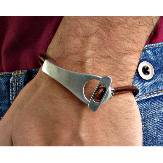 Ανδρικό δερμάτινο βραχιόλι με μοτίφ κύκλο