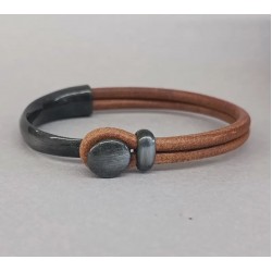 Δερμάτινο βραχιόλι χειροπέδα γάντζος μαύρο ρόδιο