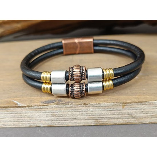 Ανδρικό δερμάτινο βραχιόλι με beads