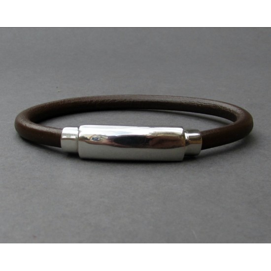 Αντρικό δερμάτινο βραχιόλι με μαγνήτη από ατσάλι