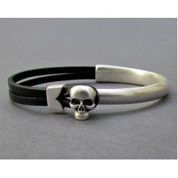 Δερμάτινο βραχιόλι χειροπέδα skull