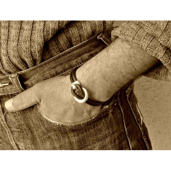 Ανδρικό δερμάτινο βραχιόλι με κόμπο του Ηρακλέως σε χρώμα χρυσό