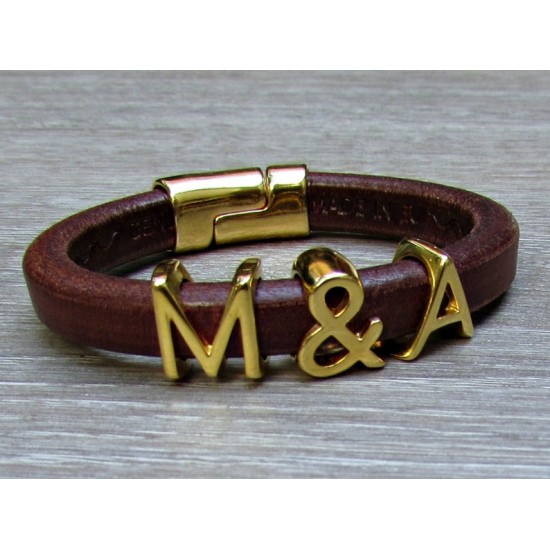 Βραχιόλι με τρία γράμματα