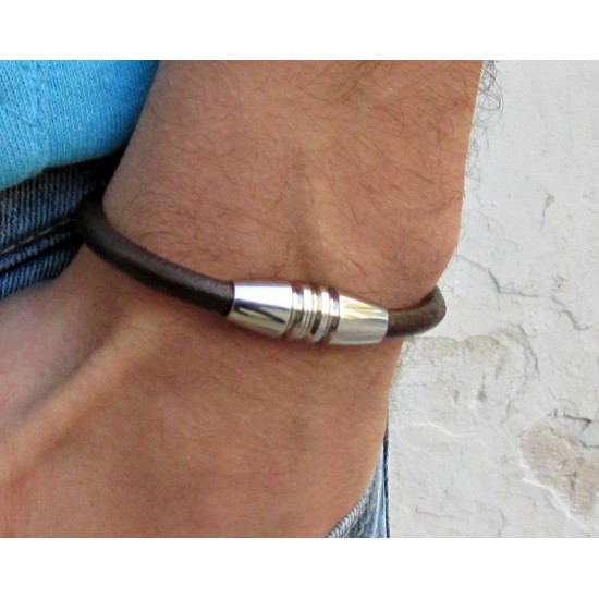 Ανδρικό δερμάτινο βραχιόλι με μαγνήτη κούμπωμα - Χρώμα Καφέ κόκκινο