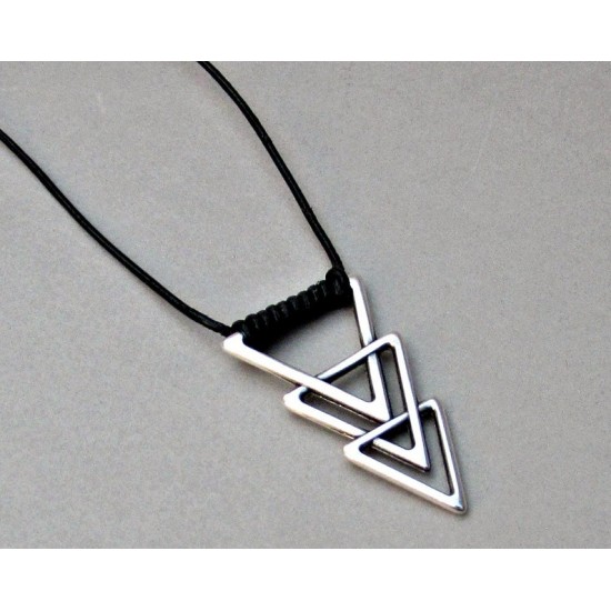 Ανδρικό γεωμετρικό μενταγιόν επάλληλα τρίγωνα  ασημί - gunmetal