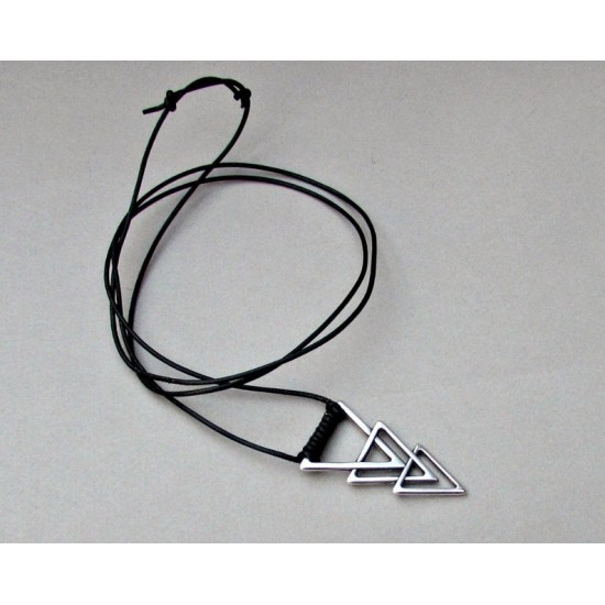 Ανδρικό γεωμετρικό μενταγιόν επάλληλα τρίγωνα  ασημί - gunmetal