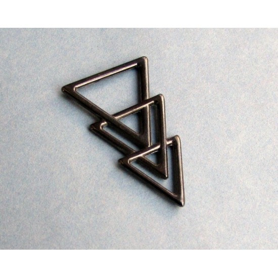 Ανδρικό γεωμετρικό μενταγιόν επάλληλα τρίγωνα  ασημί - gunmetal