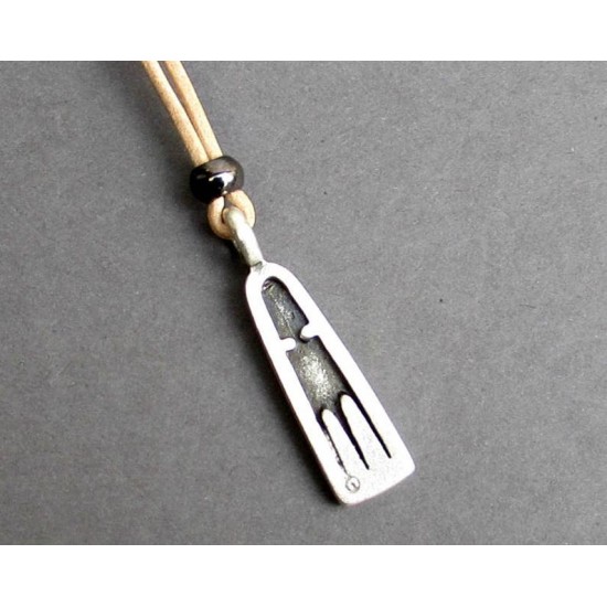 Ανδρικό κολιέ με γεωμετρικό μοτίφ