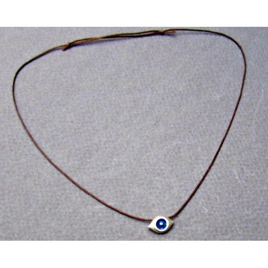 Ανδρικό μενταγιόν από κοκάλινο μαχαίρι