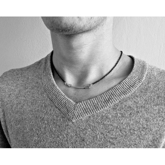 Κολιέ με πλαγιαστό βέλος και κοντή αλυσίδα