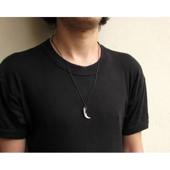 Κολιέ με μαχαίρι