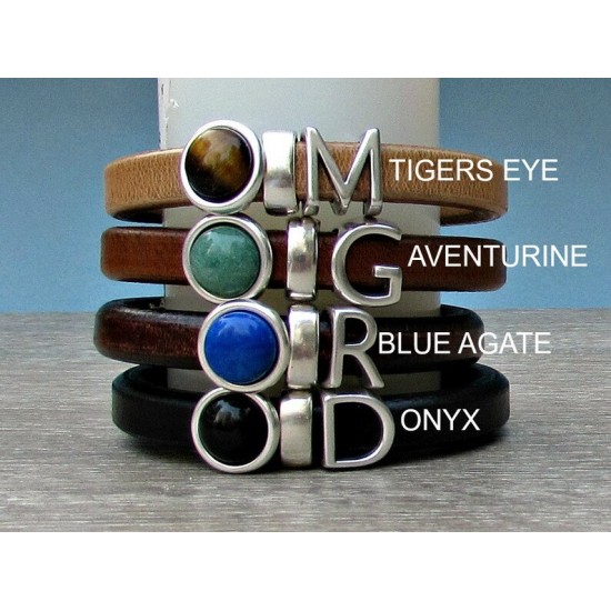 Δερμάτινο βραχιόλι με μαύρο δέρμα, πέτρα όνυχα και αρχικό γράμμα